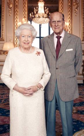 rs_634x1024-171118143803-634.queen-prince-philip-anniversary.ct.111817